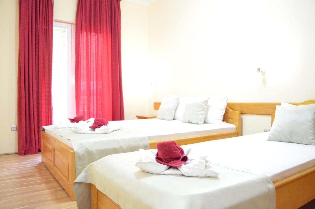 Sirena Marta Hotel Сутоморе Екстериор снимка