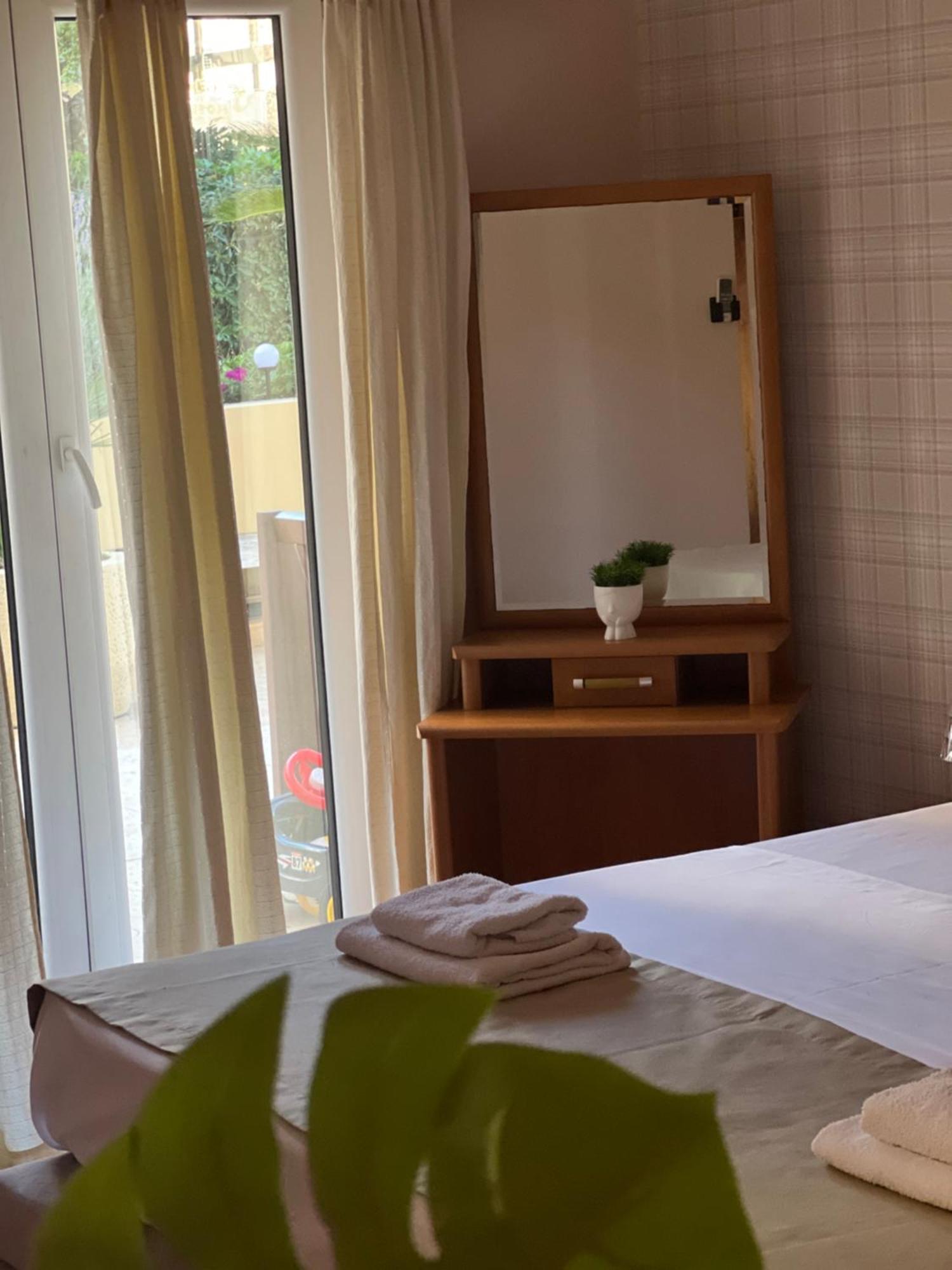 Sirena Marta Hotel Сутоморе Екстериор снимка